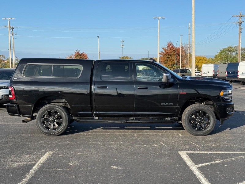Ram 3500 Vehicle Full-screen Gallery Image 2