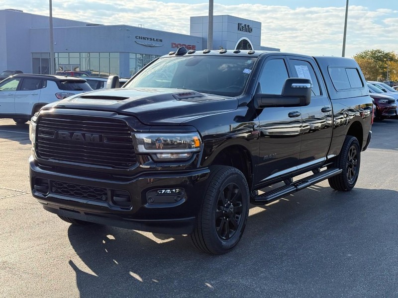 Ram 3500 Vehicle Full-screen Gallery Image 7