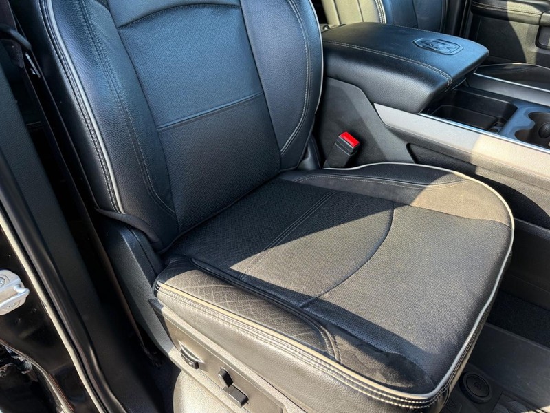 Ram 3500 Vehicle Full-screen Gallery Image 15