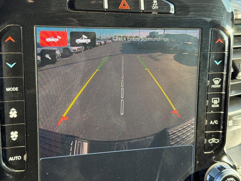 Ram 3500 Vehicle Full-screen Gallery Image 24