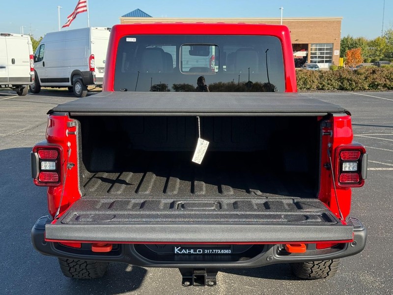 Jeep Gladiator Vehicle Full-screen Gallery Image 7