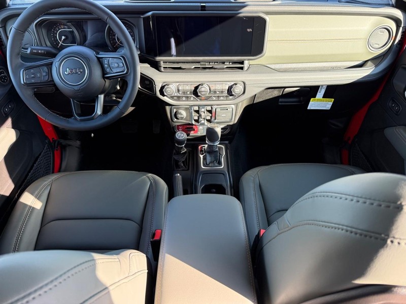 Jeep Gladiator Vehicle Full-screen Gallery Image 12