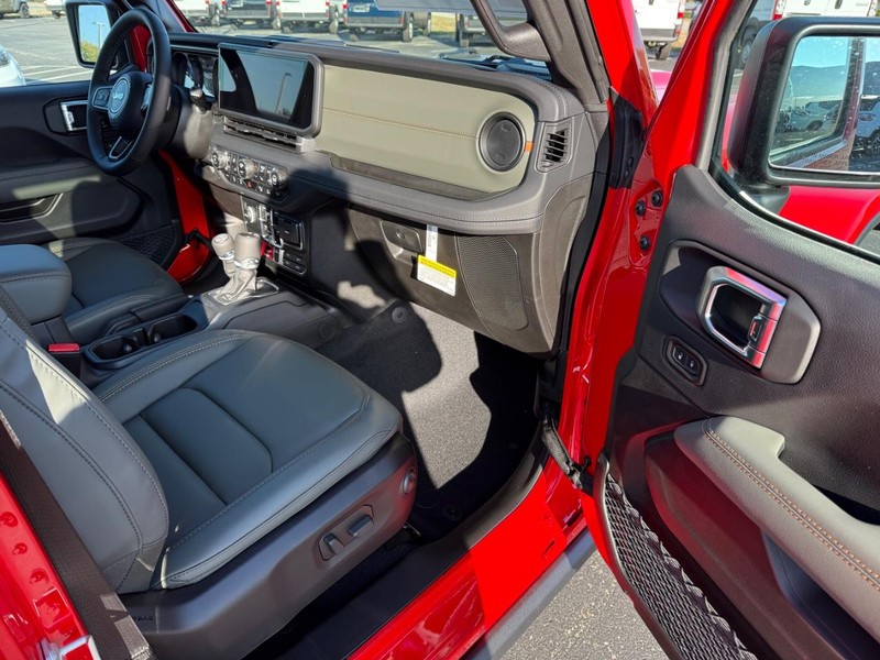 Jeep Gladiator Vehicle Full-screen Gallery Image 14