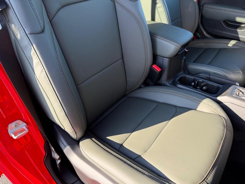 Jeep Gladiator Vehicle Full-screen Gallery Image 15