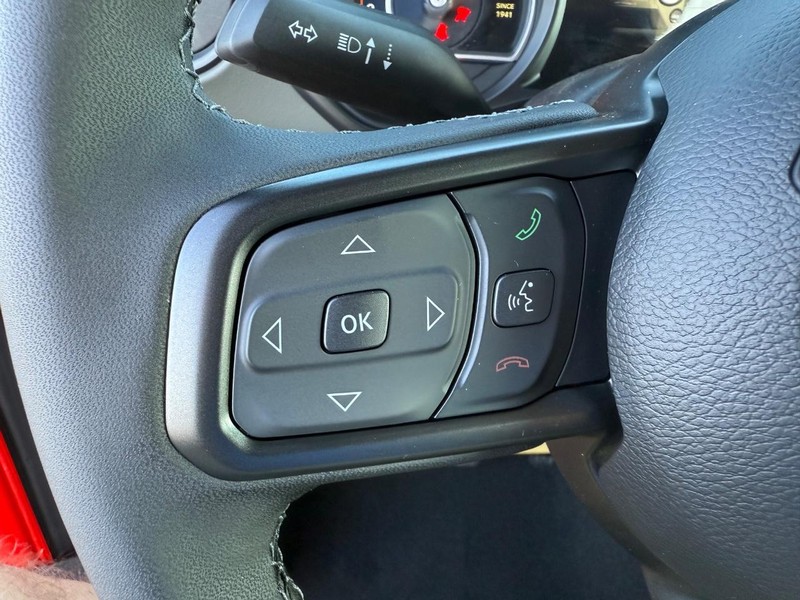 Jeep Gladiator Vehicle Full-screen Gallery Image 19