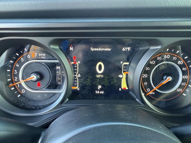 Jeep Gladiator Vehicle Full-screen Gallery Image 28