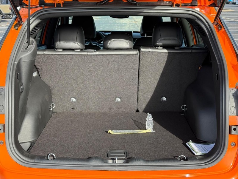 Jeep Compass Vehicle Full-screen Gallery Image 7