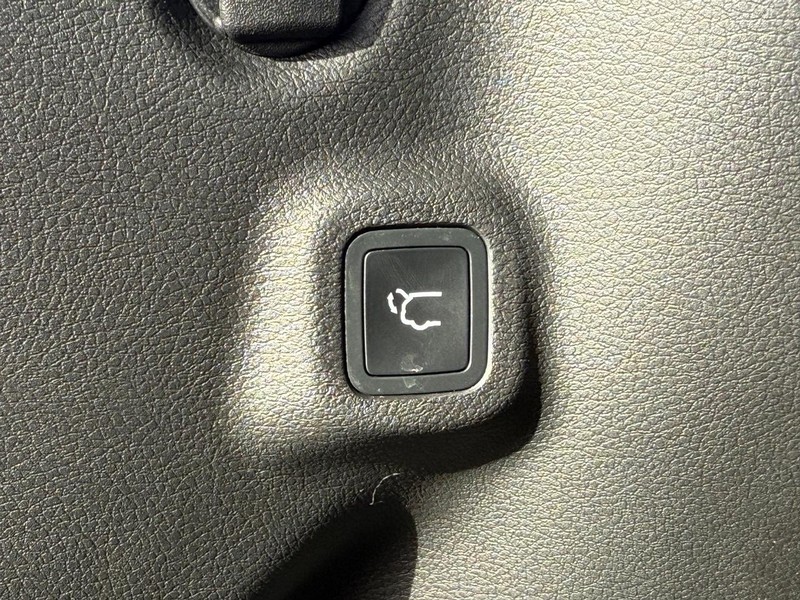 Jeep Compass Vehicle Full-screen Gallery Image 8