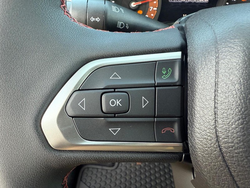 Jeep Compass Vehicle Full-screen Gallery Image 20