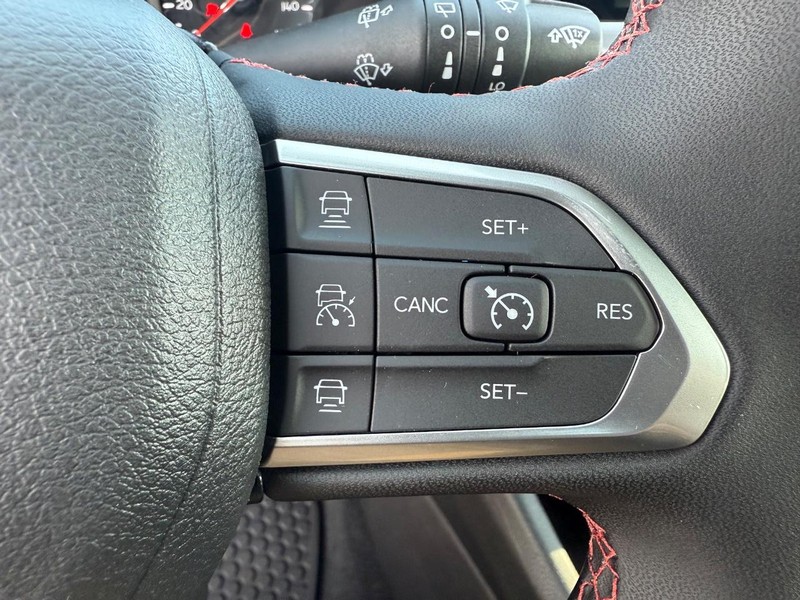 Jeep Compass Vehicle Full-screen Gallery Image 21