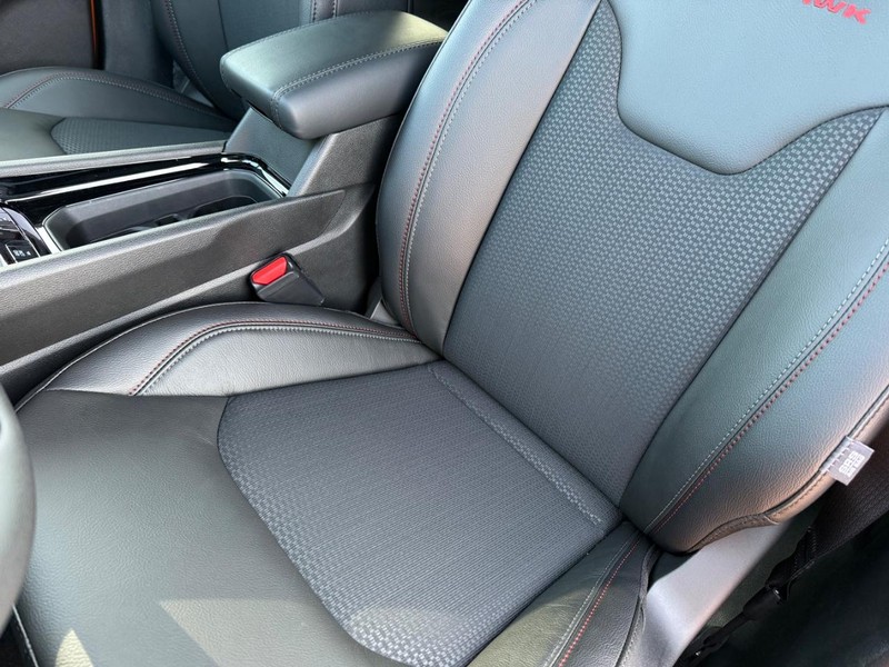 Jeep Compass Vehicle Full-screen Gallery Image 30