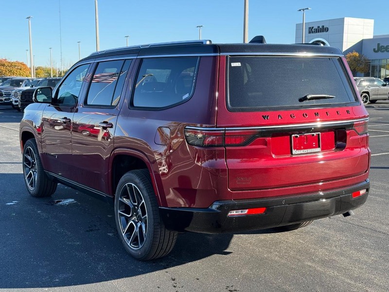 Jeep Wagoneer Vehicle Full-screen Gallery Image 5