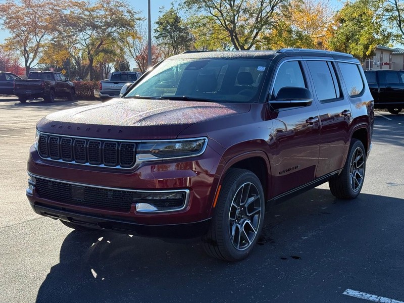 Jeep Wagoneer Vehicle Full-screen Gallery Image 9