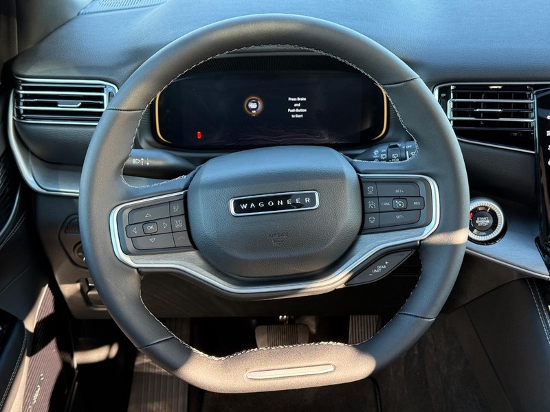 Jeep Wagoneer Vehicle Full-screen Gallery Image 16