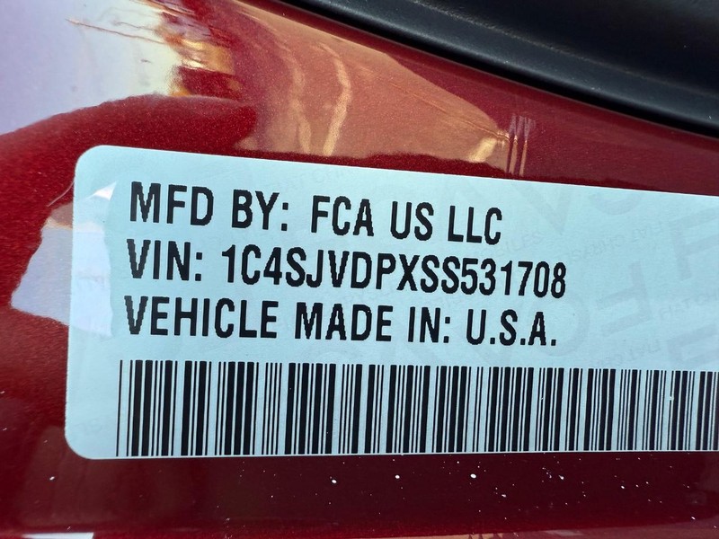 Jeep Wagoneer Vehicle Full-screen Gallery Image 33