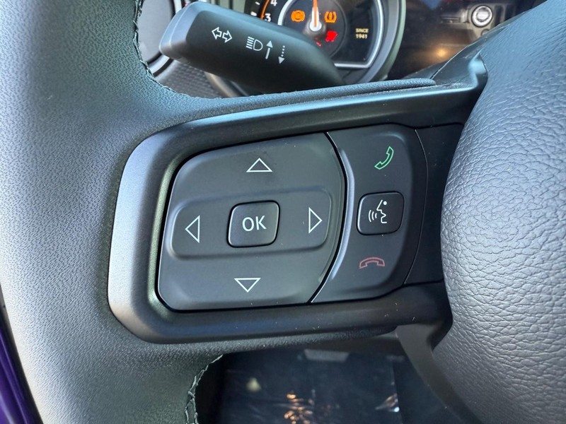 Jeep Wrangler Vehicle Full-screen Gallery Image 17