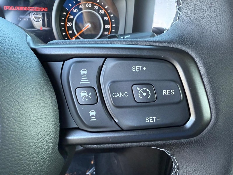 Jeep Wrangler Vehicle Full-screen Gallery Image 18