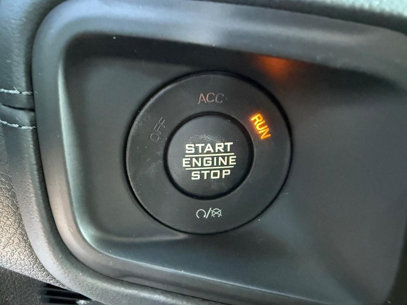 Jeep Wrangler Vehicle Full-screen Gallery Image 19