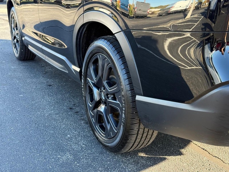 Subaru Ascent Vehicle Full-screen Gallery Image 6