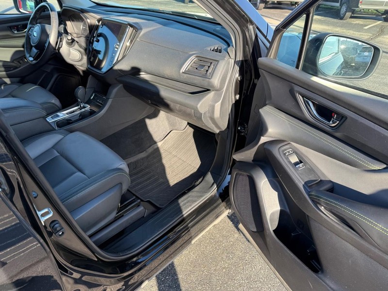 Subaru Ascent Vehicle Full-screen Gallery Image 17