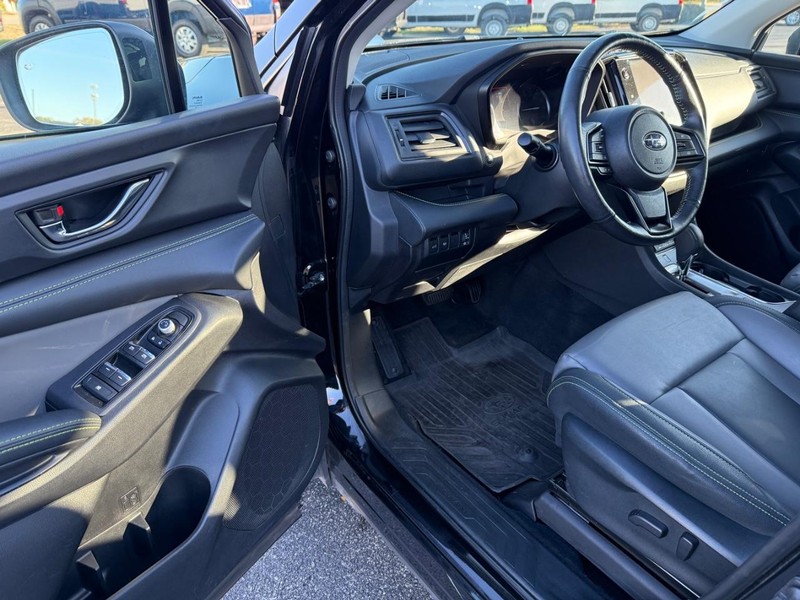 Subaru Ascent Vehicle Full-screen Gallery Image 19