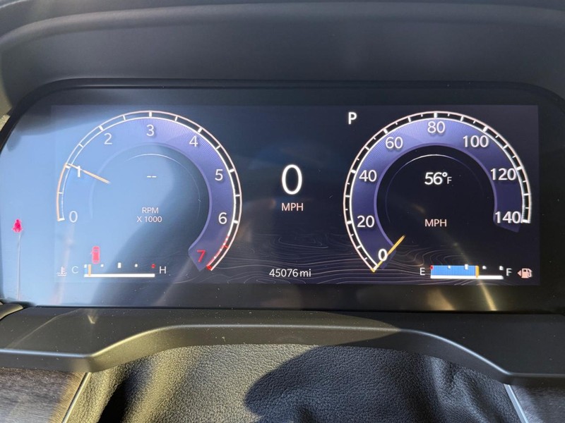 Jeep Grand Cherokee L Vehicle Full-screen Gallery Image 30