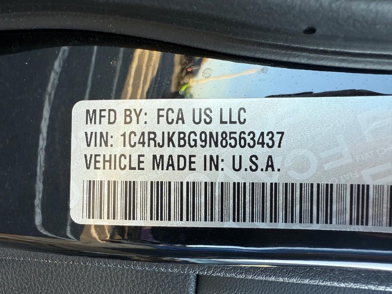 Jeep Grand Cherokee L Vehicle Full-screen Gallery Image 33