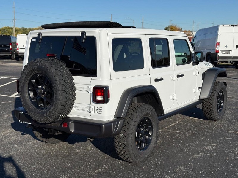 Jeep Wrangler Vehicle Full-screen Gallery Image 3