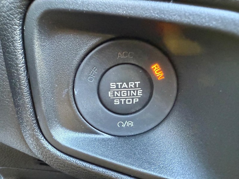 Jeep Wrangler Vehicle Full-screen Gallery Image 22