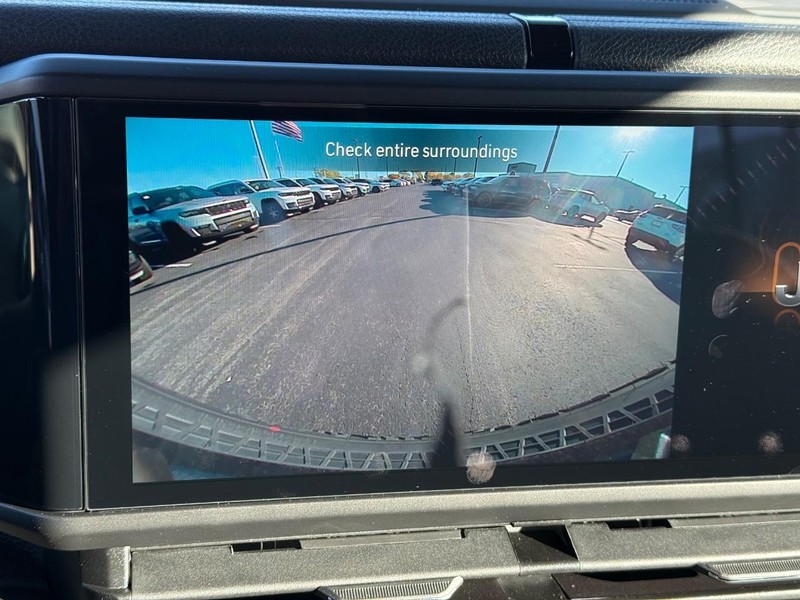 Jeep Wrangler Vehicle Full-screen Gallery Image 25