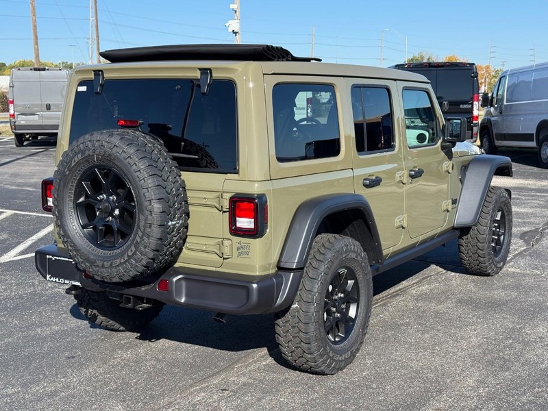 Jeep Wrangler Vehicle Full-screen Gallery Image 3