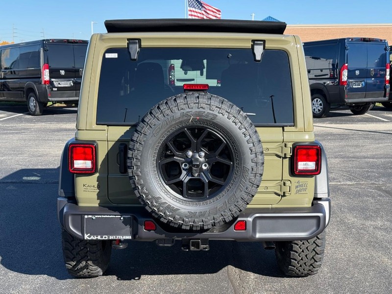 Jeep Wrangler Vehicle Full-screen Gallery Image 4