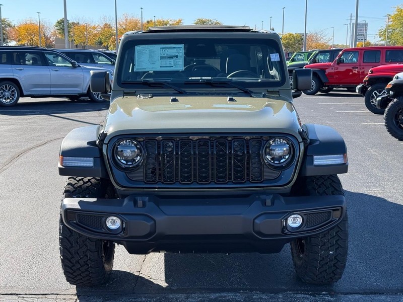 Jeep Wrangler Vehicle Full-screen Gallery Image 9