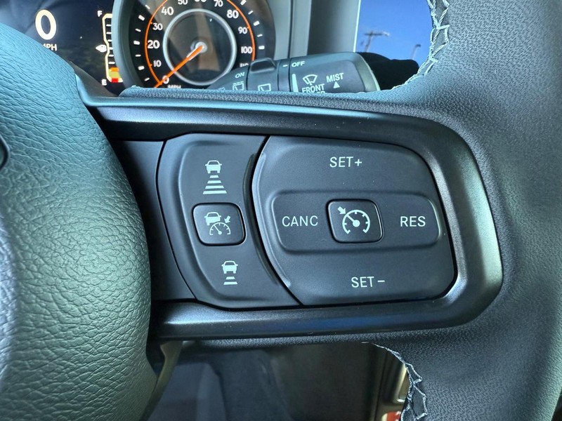Jeep Wrangler Vehicle Full-screen Gallery Image 21