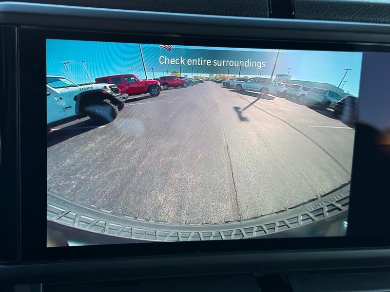 Jeep Wrangler Vehicle Full-screen Gallery Image 25