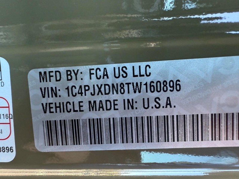 Jeep Wrangler Vehicle Full-screen Gallery Image 33