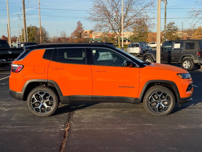 Jeep Compass Vehicle Full-screen Gallery Image 2