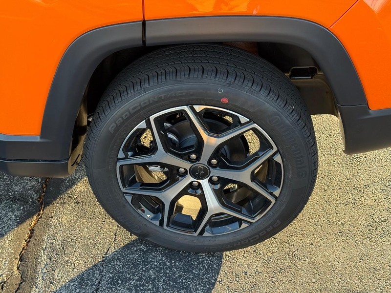 Jeep Compass Vehicle Full-screen Gallery Image 6