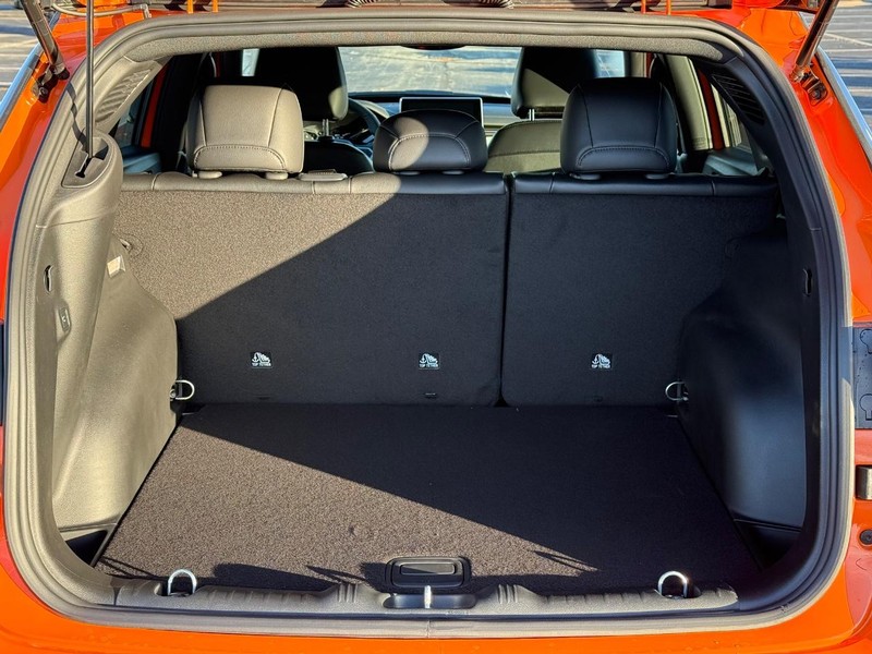 Jeep Compass Vehicle Full-screen Gallery Image 7