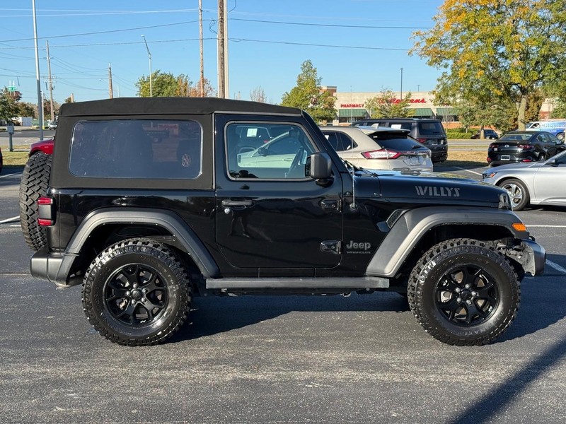 Jeep Wrangler Vehicle Full-screen Gallery Image 2