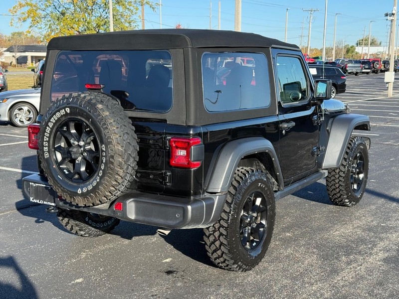 Jeep Wrangler Vehicle Full-screen Gallery Image 3