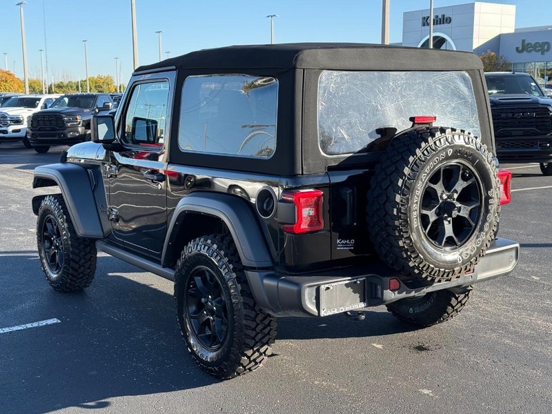 Jeep Wrangler Vehicle Full-screen Gallery Image 5