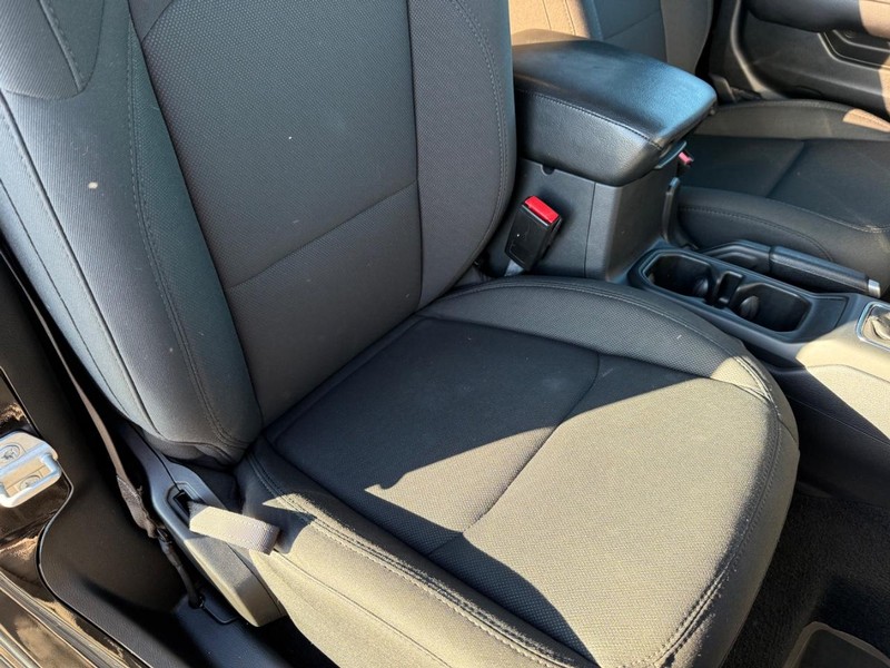 Jeep Wrangler Vehicle Full-screen Gallery Image 12