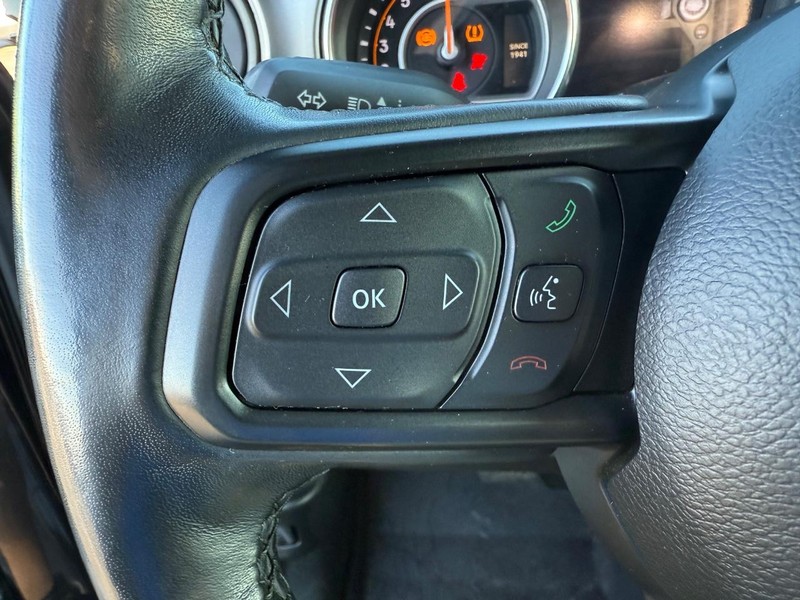 Jeep Wrangler Vehicle Full-screen Gallery Image 17