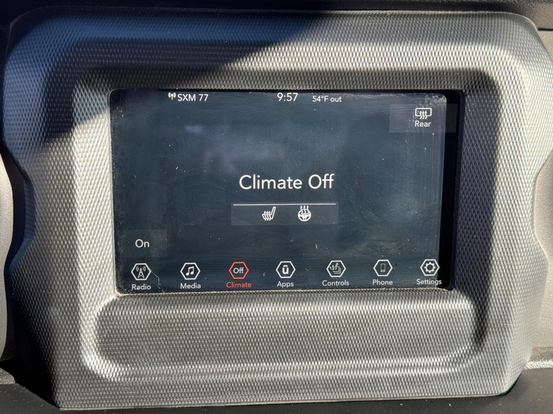 Jeep Wrangler Vehicle Full-screen Gallery Image 21