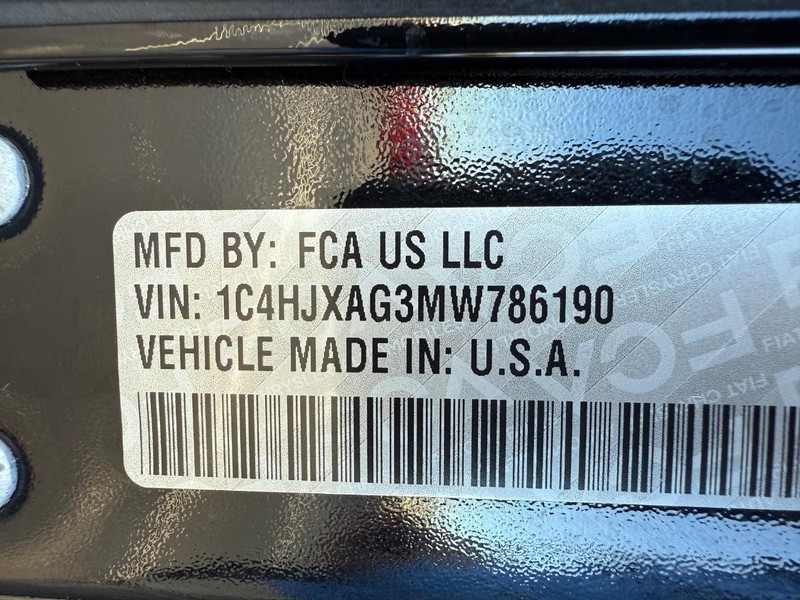 Jeep Wrangler Vehicle Full-screen Gallery Image 31