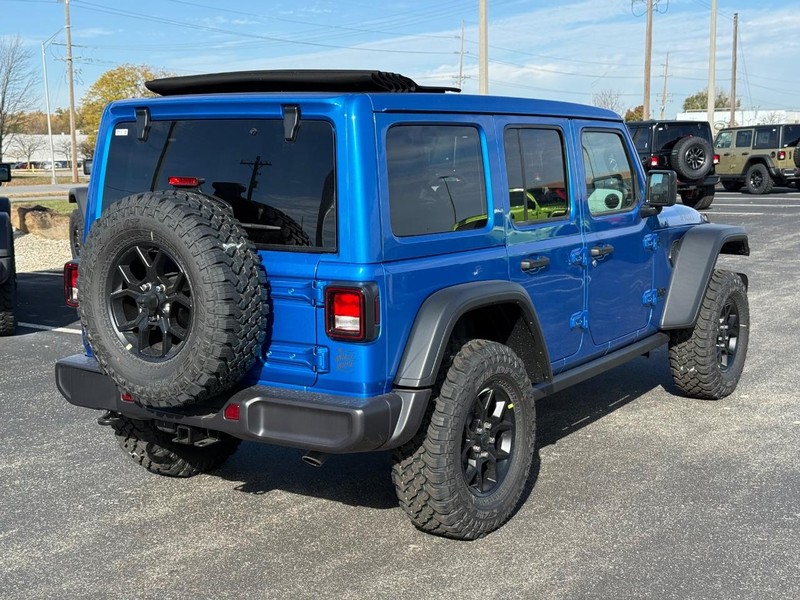 Jeep Wrangler Vehicle Full-screen Gallery Image 3