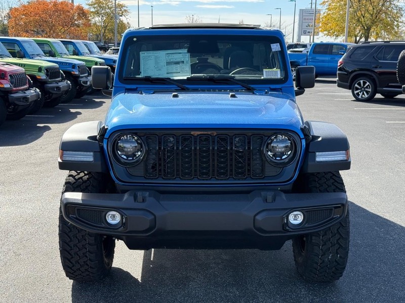 Jeep Wrangler Vehicle Full-screen Gallery Image 9