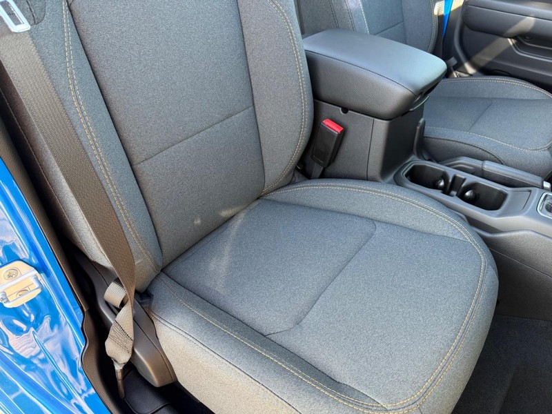 Jeep Wrangler Vehicle Full-screen Gallery Image 16