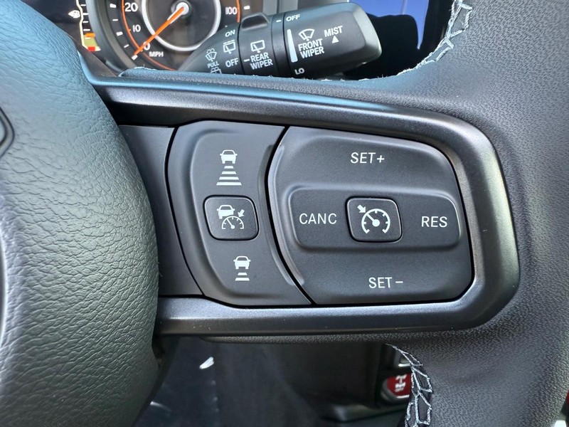 Jeep Wrangler Vehicle Full-screen Gallery Image 21